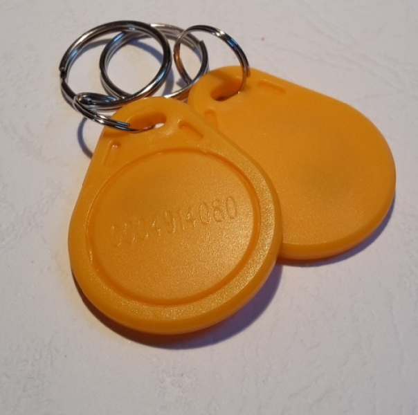 Kontrola vstupu RFID BES bezdotykový elektronický klíč čip klíčenka 125 kHz, kovový kroužek, barva žlutá